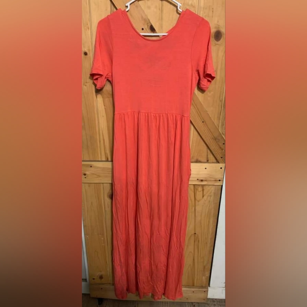 Maxi Dress with pockets!